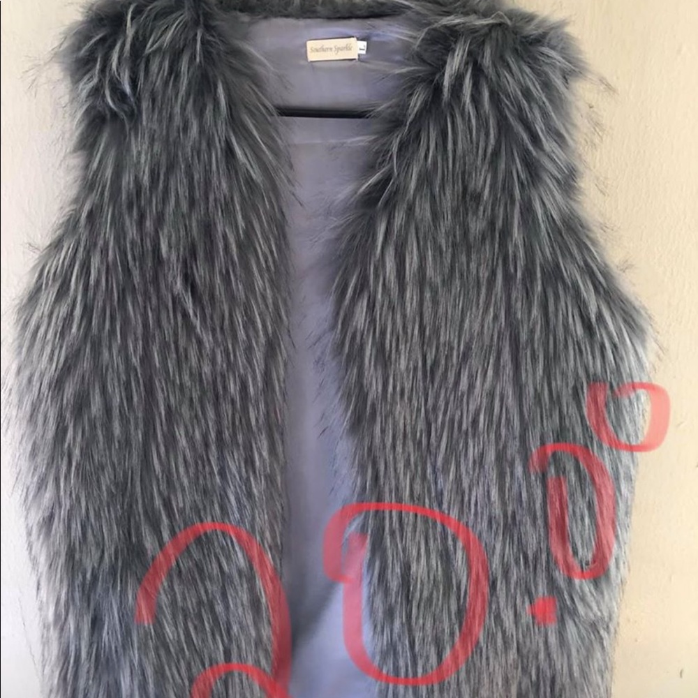 Clothes - Picture 6 of 8